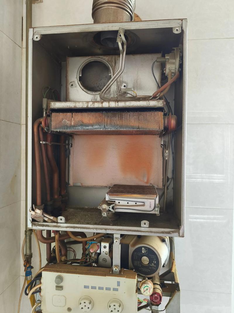 博士热水器售后电话是多少？-第3张图片-索能光电网